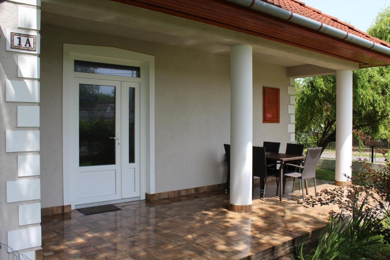 Petita Garden Apartman Siofok Exterior photo